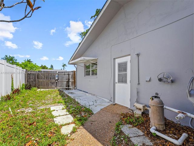 3310 NW 66th St, Fort Lauderdale, FL 33309