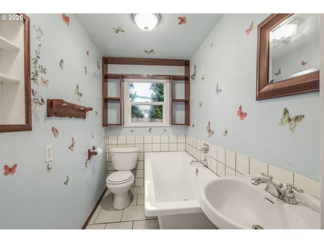 405 Ne 115TH Cir, Vancouver, WA 98685