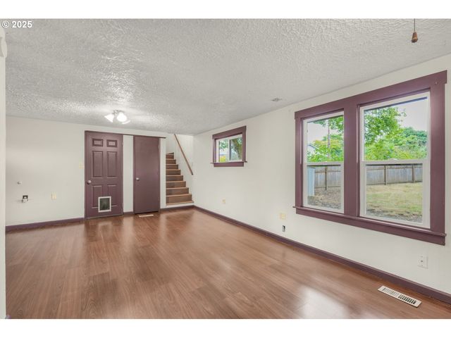 405 Ne 115TH Cir, Vancouver, WA 98685