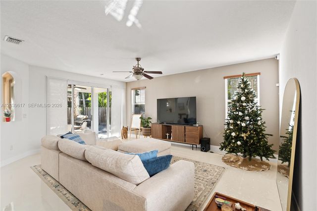 11558 NW 84th St, Doral, FL 33178