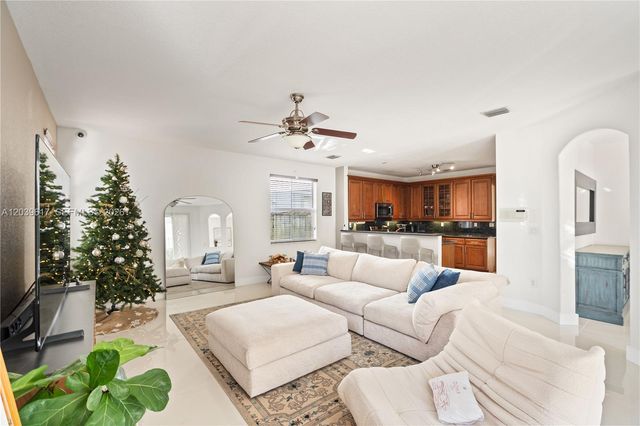 11558 NW 84th St, Doral, FL 33178
