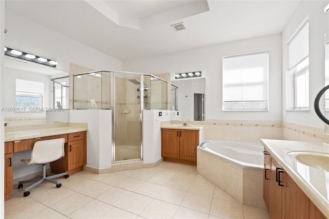 11558 NW 84th St, Doral, FL 33178