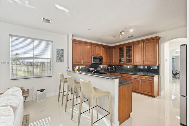 11558 NW 84th St, Doral, FL 33178