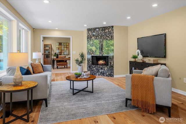 17410 102nd Avenue NE, Bothell, WA 98011