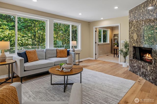 17410 102nd Avenue NE, Bothell, WA 98011