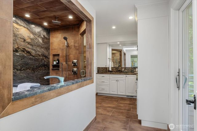 17410 102nd Avenue NE, Bothell, WA 98011