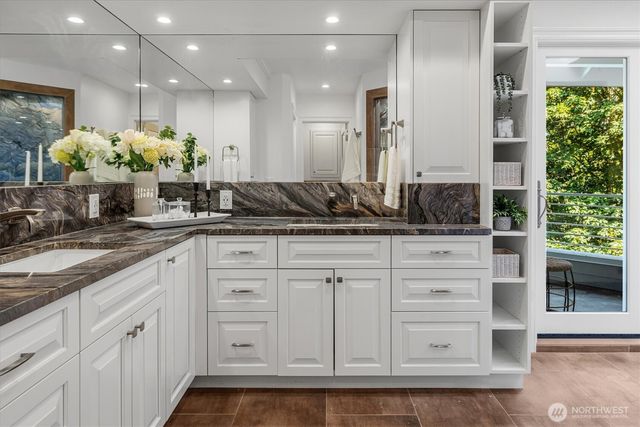 17410 102nd Avenue NE, Bothell, WA 98011