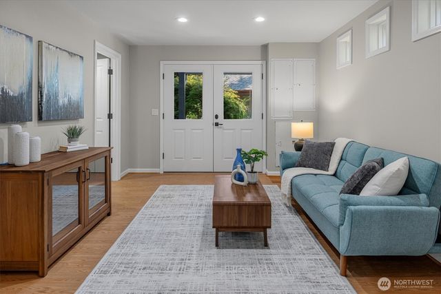 17410 102nd Avenue NE, Bothell, WA 98011