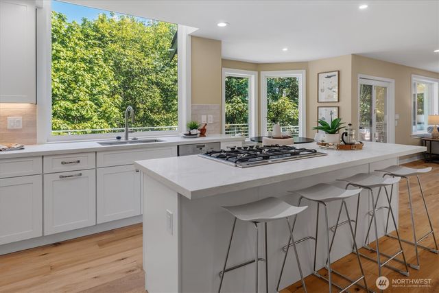 17410 102nd Avenue NE, Bothell, WA 98011