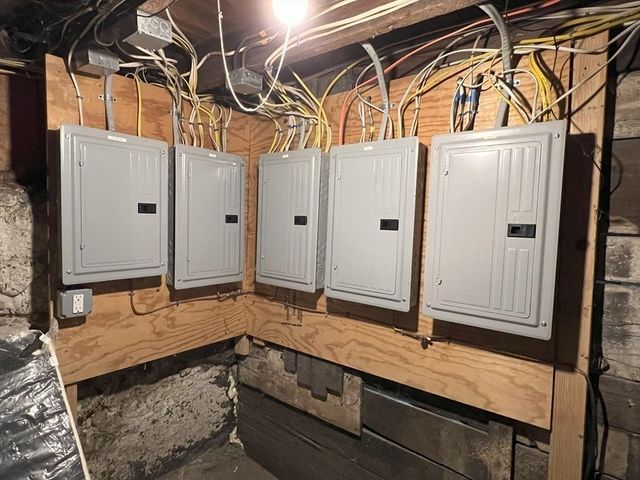 79 Gilbert St, Quincy, MA 02169