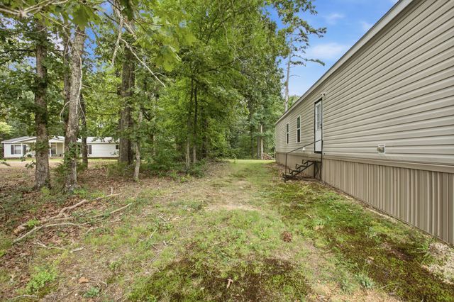 261 Joe Ave, Hohenwald, TN 38462