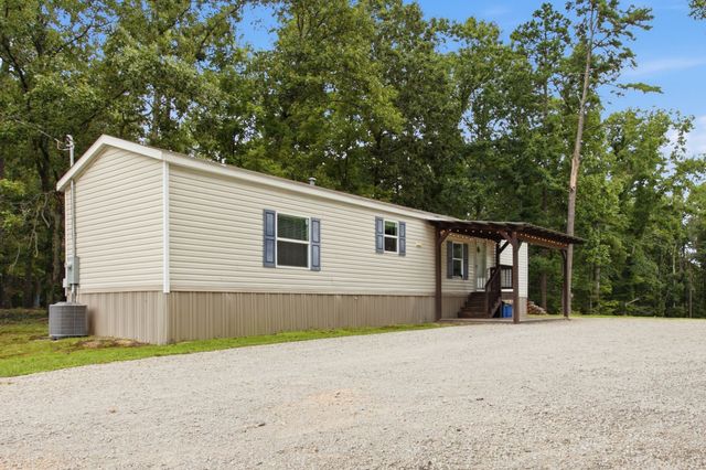 261 Joe Ave, Hohenwald, TN 38462
