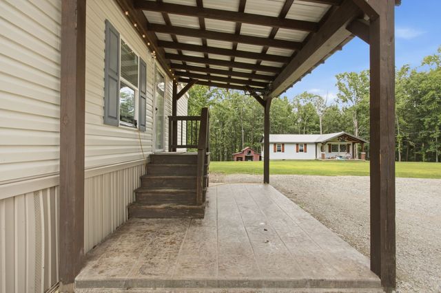 261 Joe Ave, Hohenwald, TN 38462