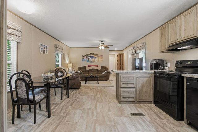 261 Joe Ave, Hohenwald, TN 38462