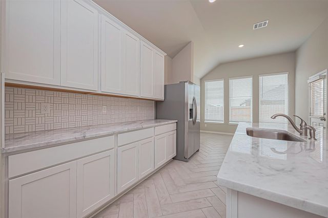 205 Paseo Park Drive, Brookshire, TX 77423