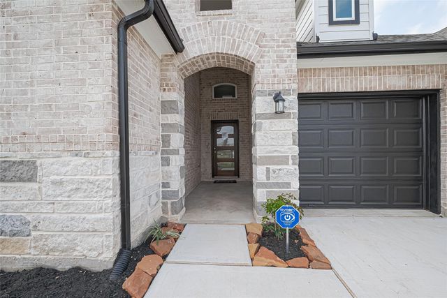 205 Paseo Park Drive, Brookshire, TX 77423