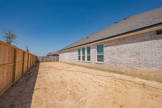 205 Paseo Park Drive, Brookshire, TX 77423