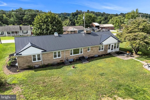 5631 LISCHEYS CHURCH RD, Spring Grove, PA 17362