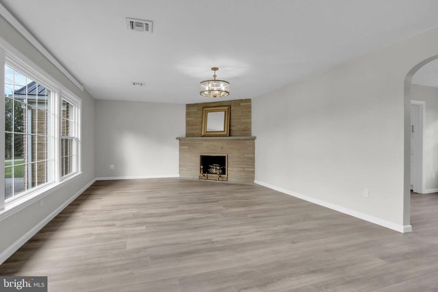 5631 LISCHEYS CHURCH RD, Spring Grove, PA 17362