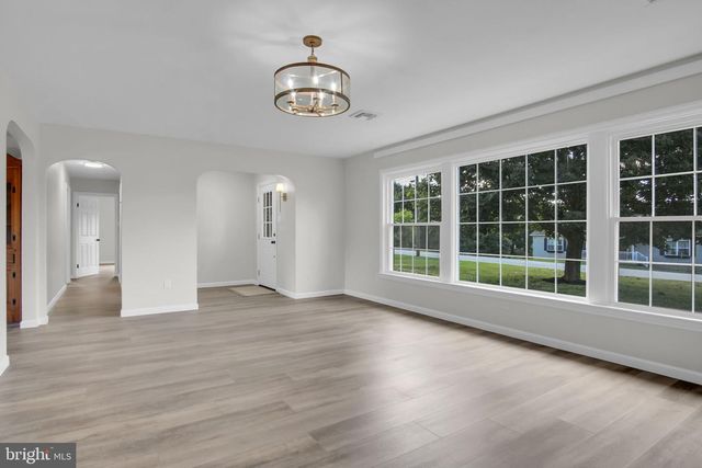 5631 LISCHEYS CHURCH RD, Spring Grove, PA 17362