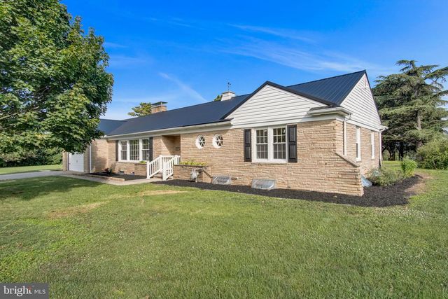 5631 LISCHEYS CHURCH RD, Spring Grove, PA 17362