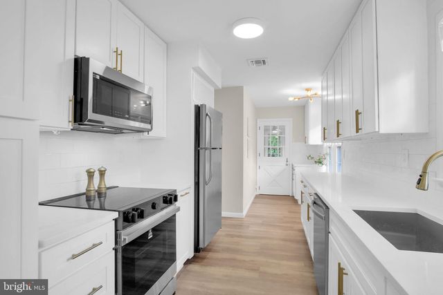 5631 LISCHEYS CHURCH RD, Spring Grove, PA 17362
