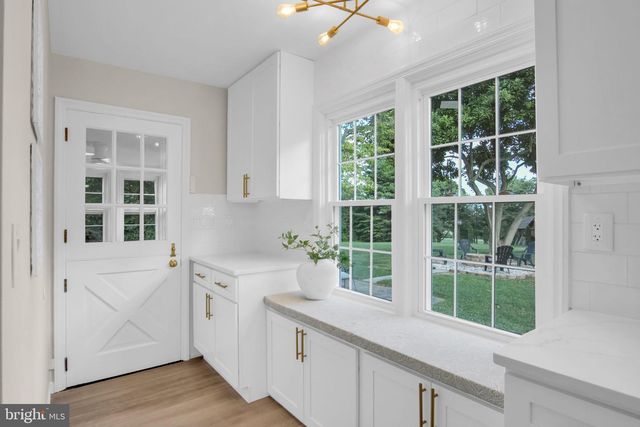 5631 LISCHEYS CHURCH RD, Spring Grove, PA 17362