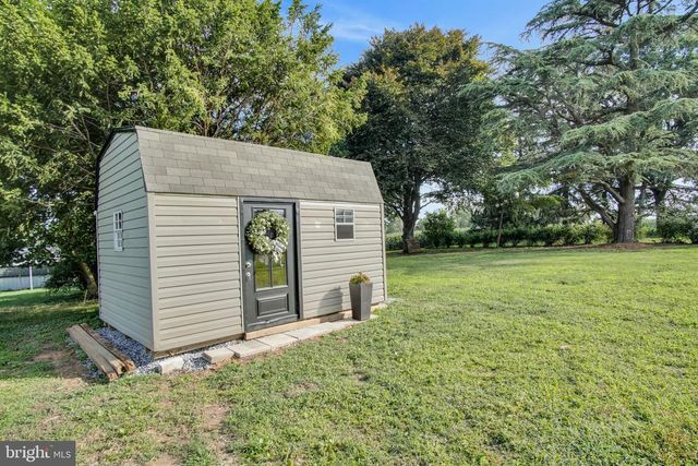 5631 LISCHEYS CHURCH RD, Spring Grove, PA 17362