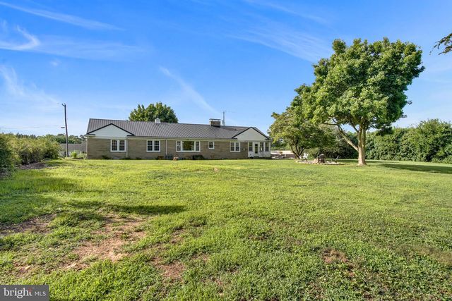5631 LISCHEYS CHURCH RD, Spring Grove, PA 17362