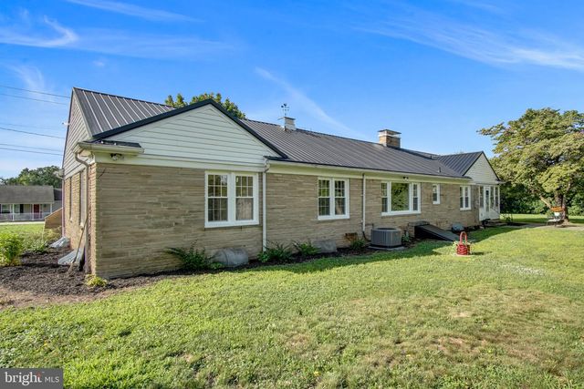5631 LISCHEYS CHURCH RD, Spring Grove, PA 17362