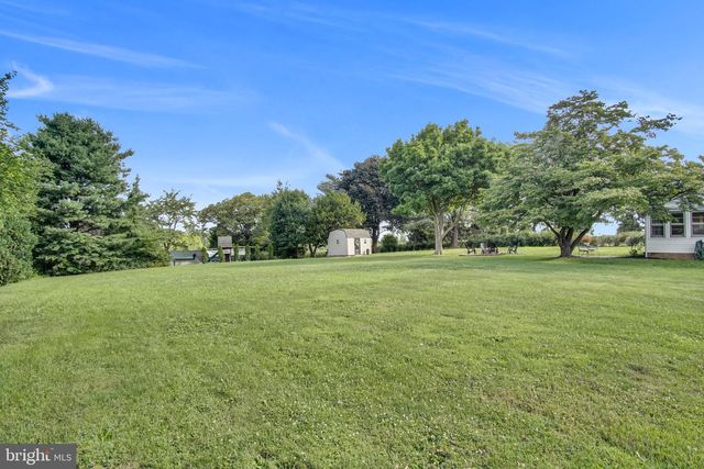 5631 LISCHEYS CHURCH RD, Spring Grove, PA 17362