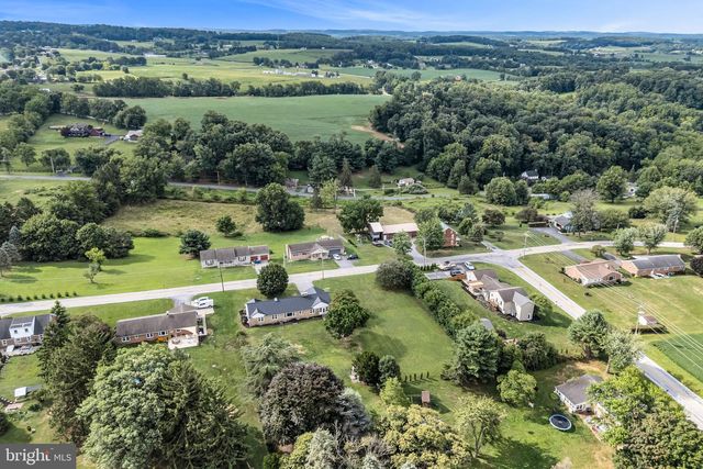 5631 LISCHEYS CHURCH RD, Spring Grove, PA 17362