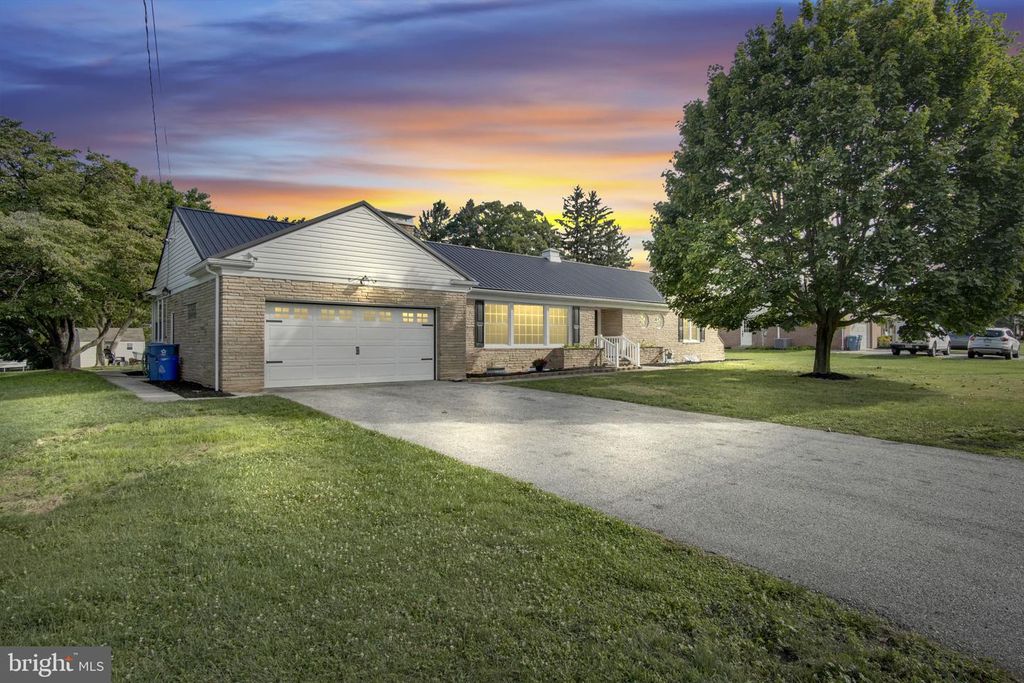 5631 LISCHEYS CHURCH RD, Spring Grove, PA 17362