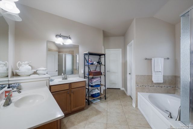 28022 George Obrien, San Antonio, TX 78260