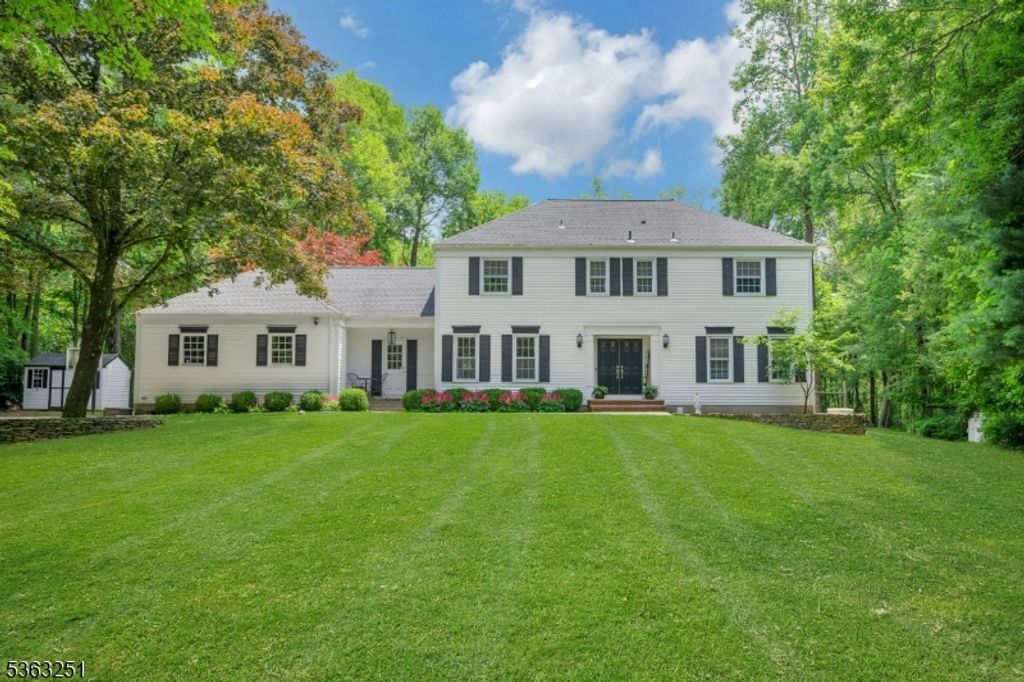 11 E Gate Rd, Washington Twp., NJ 07853