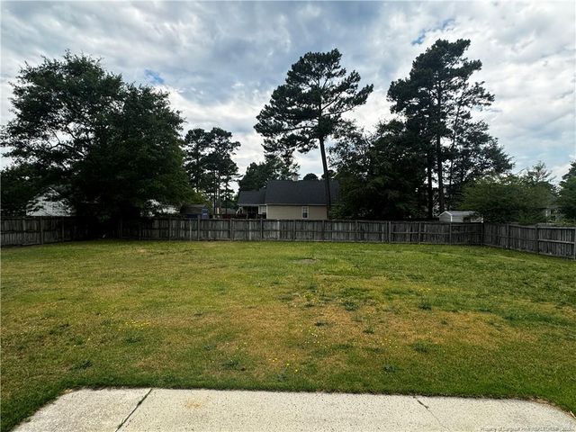 112 Thornbird Drive, Raeford, NC 28376