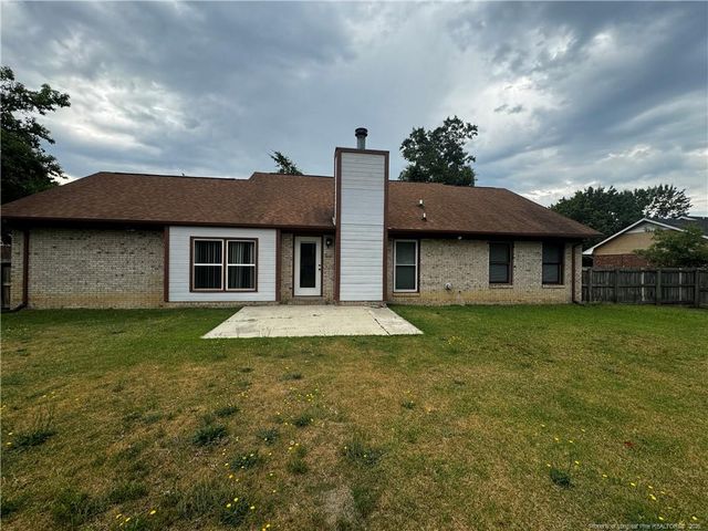 112 Thornbird Drive, Raeford, NC 28376