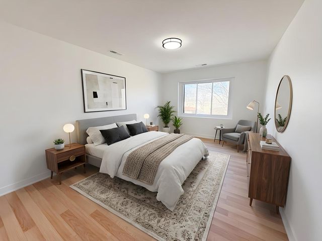 207 Uteg Street 302, Crystal Lake, IL 60014