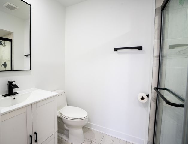 207 Uteg Street 302, Crystal Lake, IL 60014