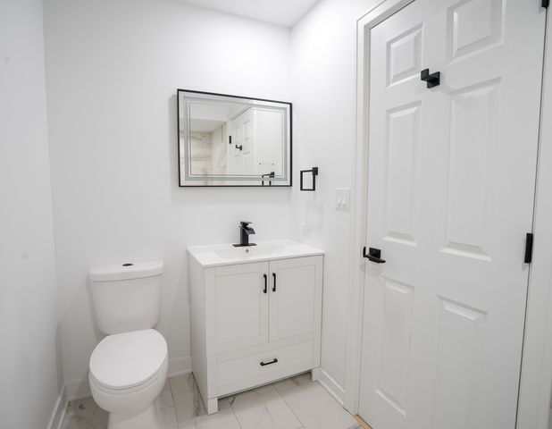 207 Uteg Street 302, Crystal Lake, IL 60014