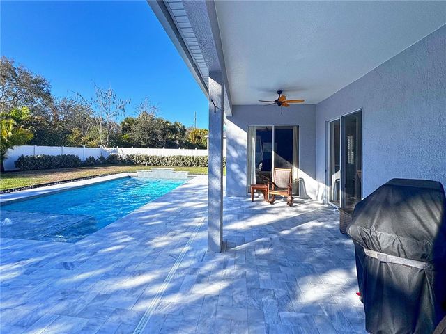 153 37TH Drive SW, Vero Beach, FL 32968