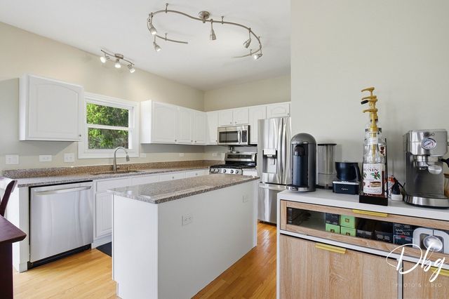 105 Wildflower Lane, Round Lake Beach, IL 60073