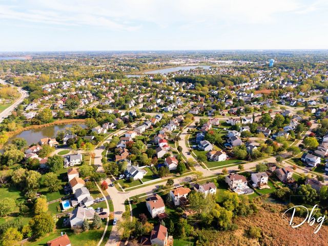 105 Wildflower Lane, Round Lake Beach, IL 60073