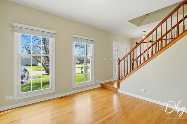 105 Wildflower Lane, Round Lake Beach, IL 60073