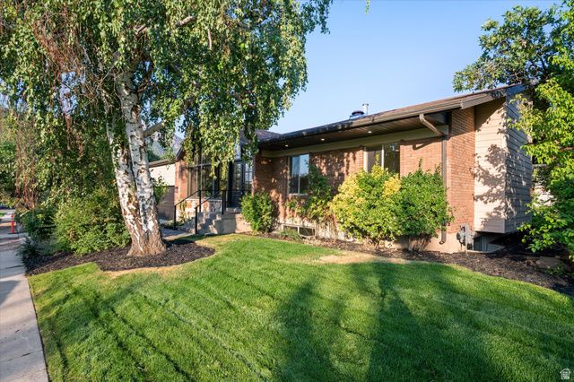 7575 S LAKE MARY DR, Cottonwood Heights, UT 84121