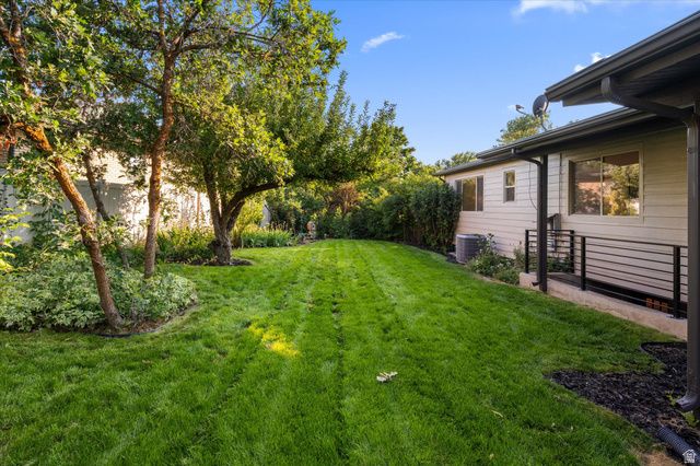 7575 S LAKE MARY DR, Cottonwood Heights, UT 84121