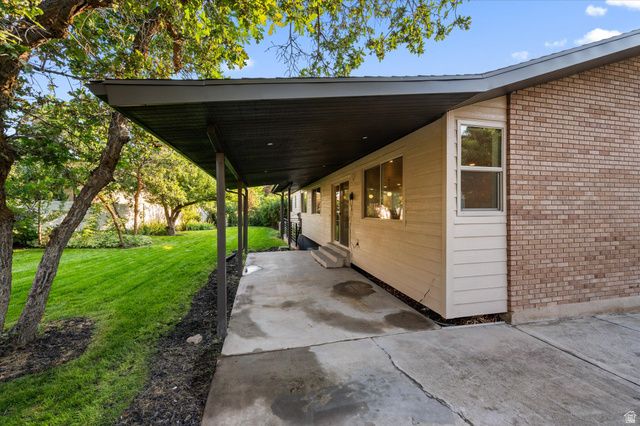 7575 S LAKE MARY DR, Cottonwood Heights, UT 84121