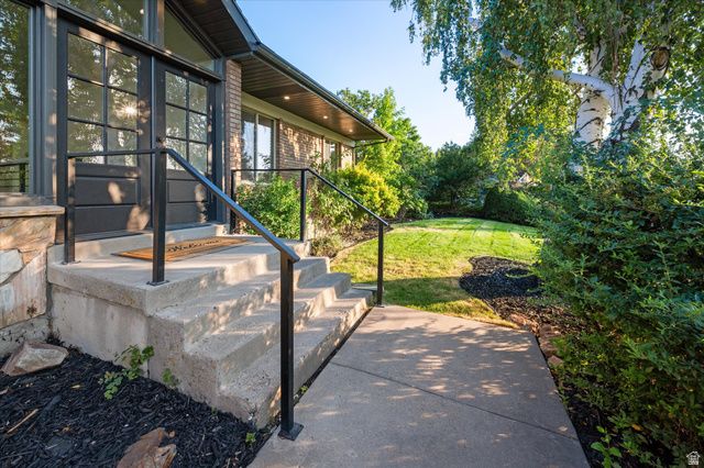 7575 S LAKE MARY DR, Cottonwood Heights, UT 84121