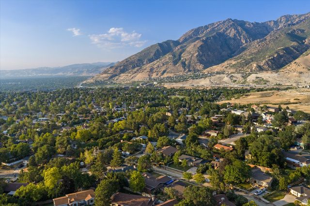 7575 S LAKE MARY DR, Cottonwood Heights, UT 84121