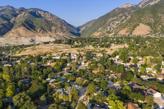 7575 S LAKE MARY DR, Cottonwood Heights, UT 84121